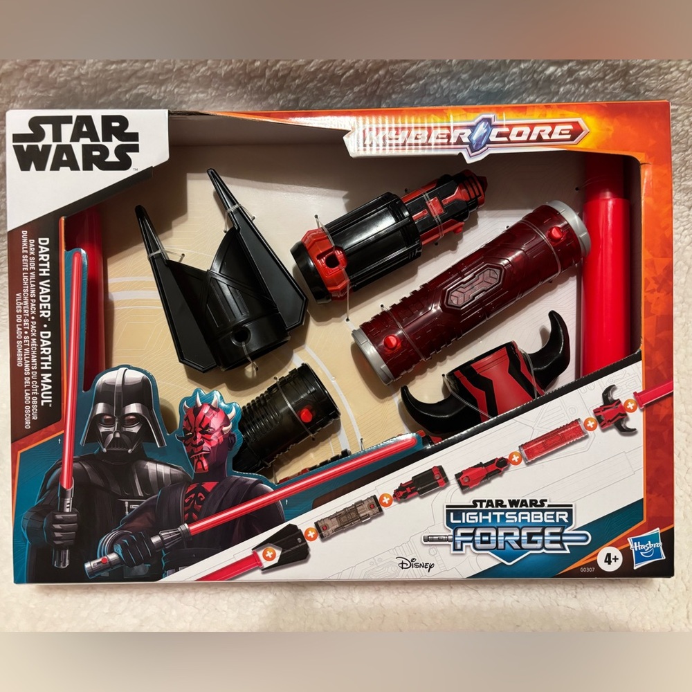 Star Wars Action Figures Red and Black Playset NEW!